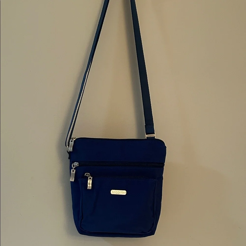 Baggallini Crossbody in Royal Blue